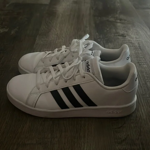 adidas gazelle silver green womens Classic Adidas 3 Stripe Samba Shoes main image 1